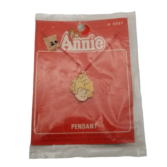 Vintage 1981 Little Orphan Annie Pendant Necklace N5027 Original Package Jewelry - Picture 1 of 5
